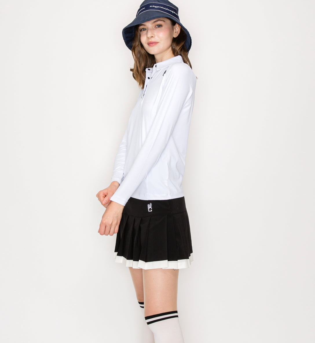 [GQ] Black & White Pleated Skirt