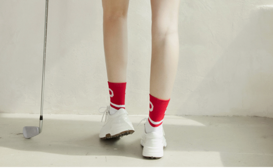 Color-blocked mid-calf socks