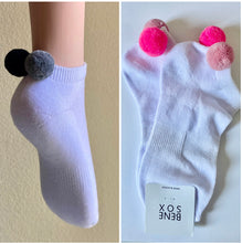 Load image into Gallery viewer, Pom Pom Sports Ankle Socks
